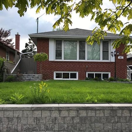 Ferienwohnung Private Bsmt With Sep. Entrance And Free Parking Toronto Exterior foto